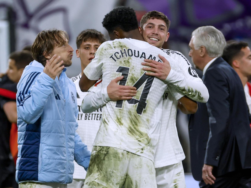 Los jugadores del Real Madrid celebran la victoria contra el Athletic
