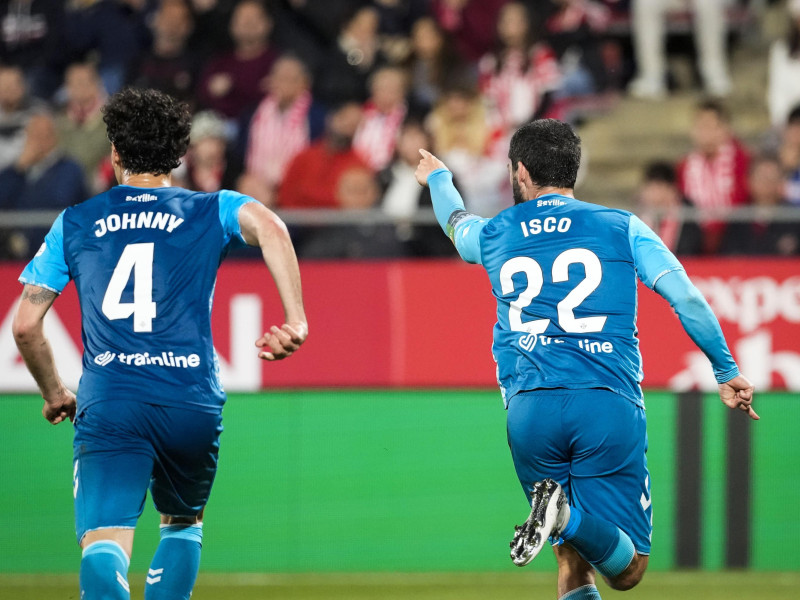 Isco celebra el tercer gol de su equipo, en el Girona - Betis