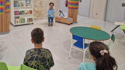 El objetivo del Maratón de Cuentos es ofrecer una alternativa saludable a los pequeños pacientes durante su estancia en la sala de espera