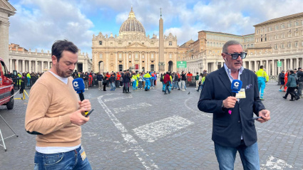 Carlos Herrera y Jorge Bustos en el Vaticano