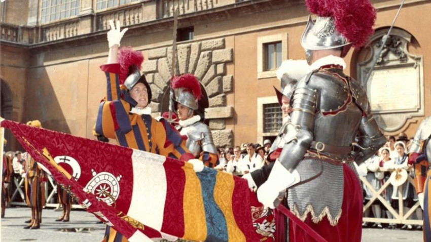 Jura como Guardia Suizo de Thomas Book