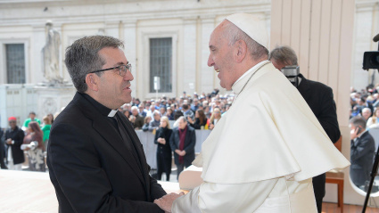 Luis Argüello, arzobispo de Valladolid y presidente de la Conferencia Episcopal, junto al Papa Francisco
