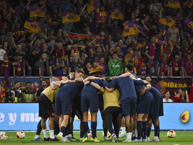 Los jugadores del FC Barcelona antes del inicio del encuentro