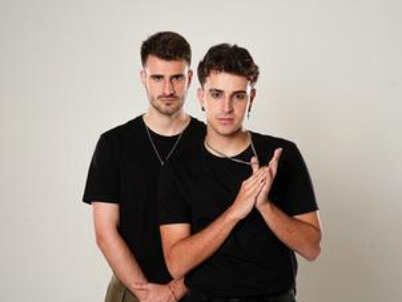 Adexe&Nau
