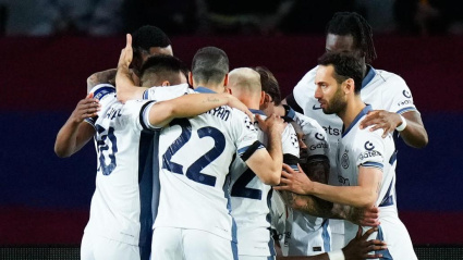 Los jugadores del Inter celebran el 0-1 de Thuram contra el Barcelona