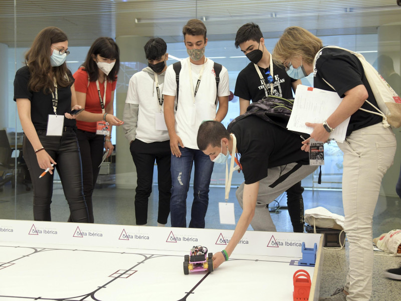 V edición del desafío 'ASTI Robotics'