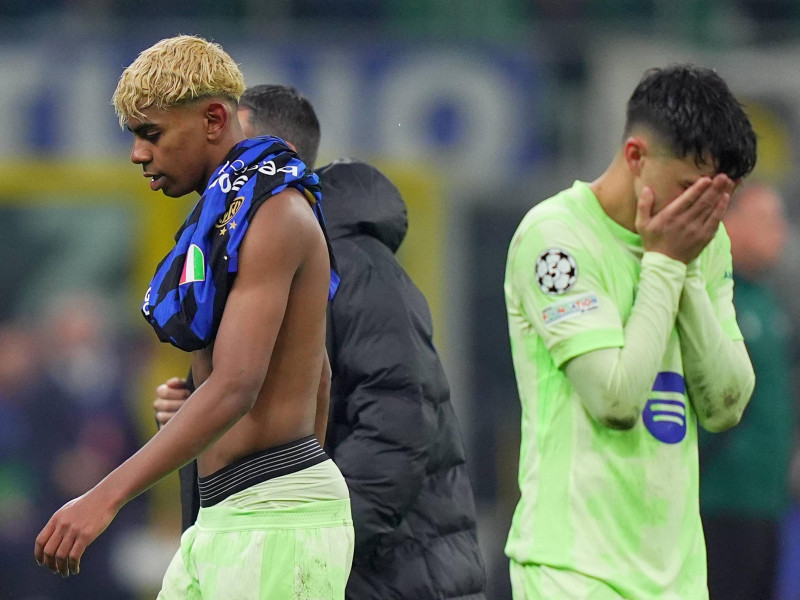 Lamine Yamal y Pedri, al final del Inter - Barcelona