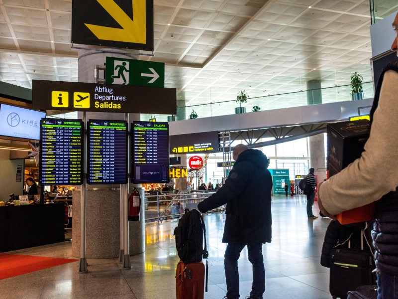 Coge un vuelo Málaga-Madrid y minutos antes del despegue decide bajarse del avión por este motivo: así afectó al resto de pasajeros