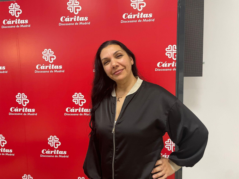 Antonia trabaja en una cocina gracias a Cáritas