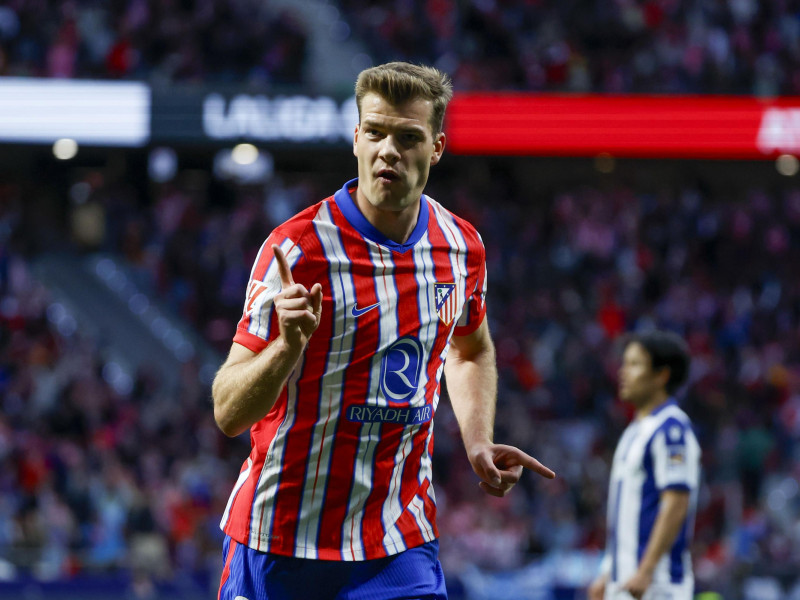 Sorloth celebra su gol, en el Atleti - Real Sociedad