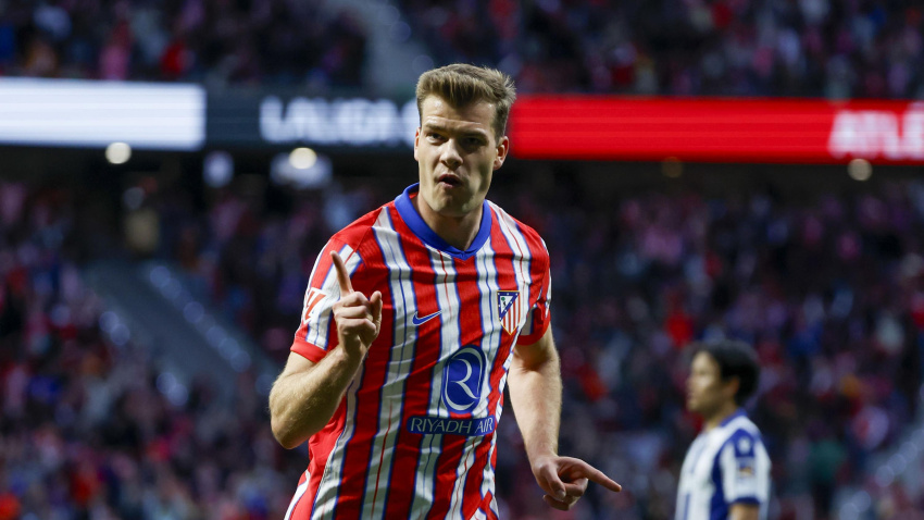 Sorloth celebra su gol, en el Atleti - Real Sociedad