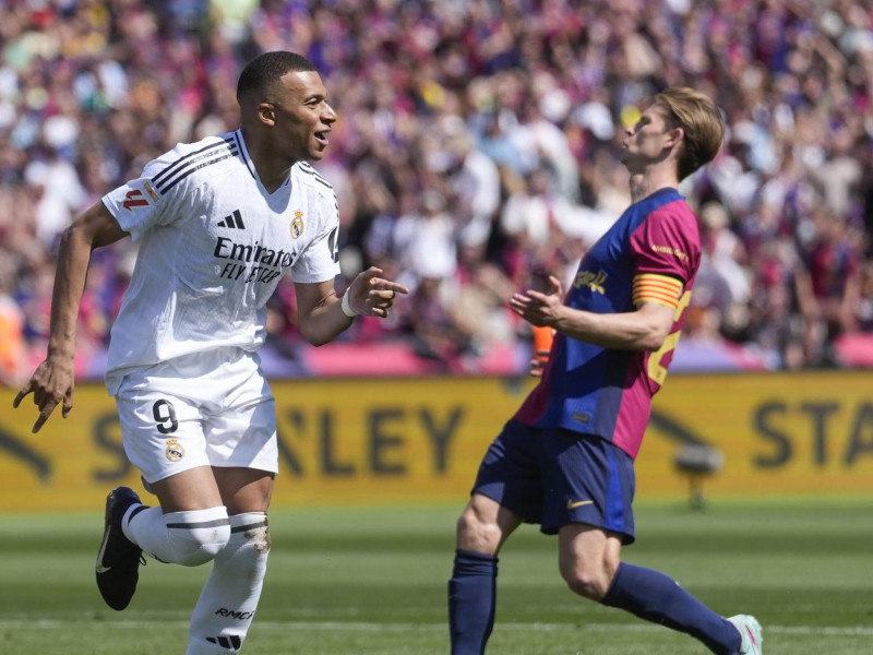Mbappé celebra el 0-2 del Real Madrid contra el Barcelona