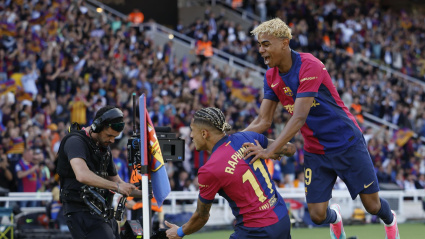 Los jugadores del Barça celebran uno de los goles ante el Real Madrid en el Clásico