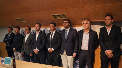 Manu Guill junto con la nueva dirección deportiva del Tenerife