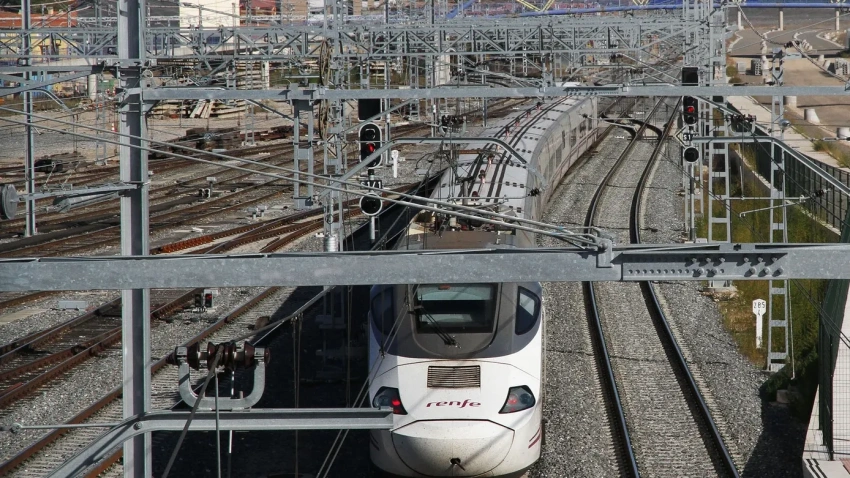 Paso del AVE por Palencia