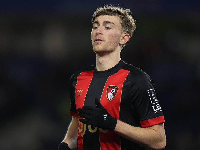 El Real Madrid ha hecho oficial el fichaje del joven central español.
