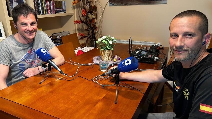 Eduardo junto a Miguel durante la entrevista en COPE