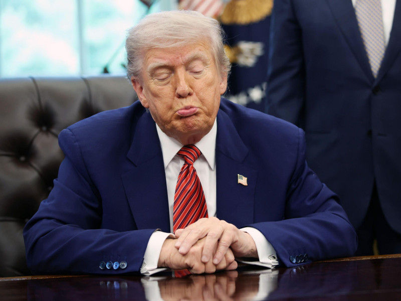 El presidente de los Estados Unidos, Donald J. Trump, habla después de firmar órdenes ejecutivas sobre energía nuclear en la Oficina Oval de la Casa Blanca en Washington, D.C.