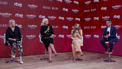 Melody en la rueda de prensa tras el festival de Eurovisión