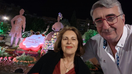 Conchita de León, paciente de Esclerosis Múltiple, invitada en 'Ecclesia al día', junto a su marido