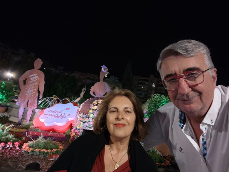 Conchita de León, paciente de Esclerosis Múltiple, invitada en 'Ecclesia al día', junto a su marido