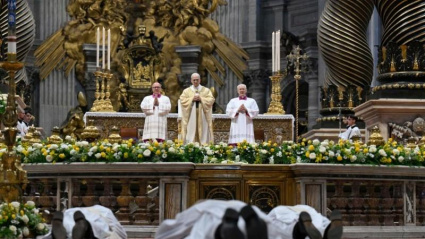 El Papa León XIV en la ordenación sacerdotal de once presbíteros, en San Pedro
