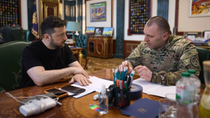 Zelensky en una reunión posterior al exitoso ataque Ucraniano