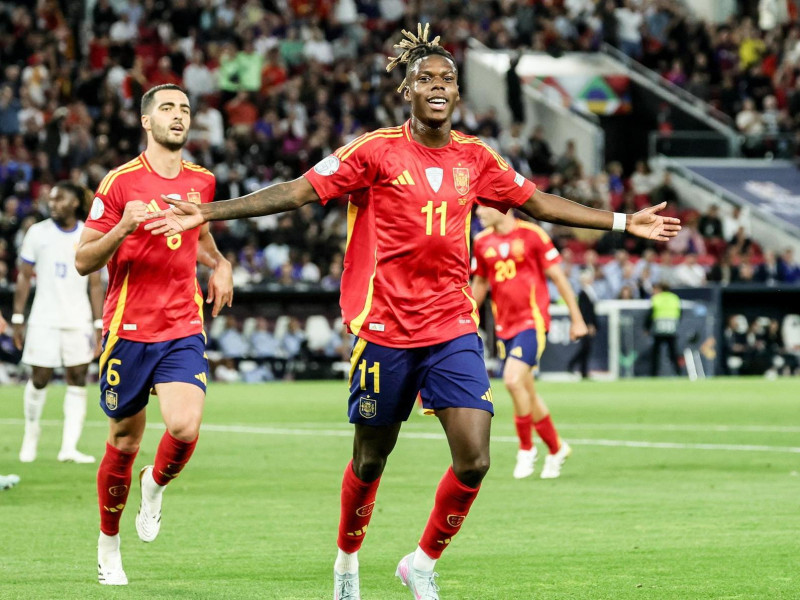 Nico Williams celebra el 1-0 de España contra Francia
