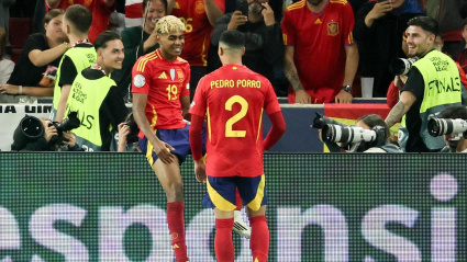 Lamine Yamal celebra el gol de España a Francia