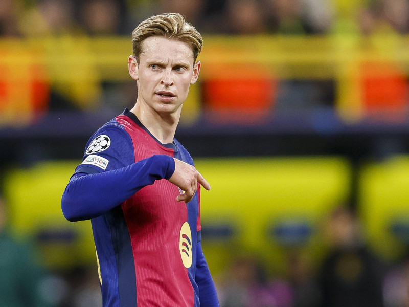 El centrocampista neerlandés quiere renovar su contrato con el Barcelona.