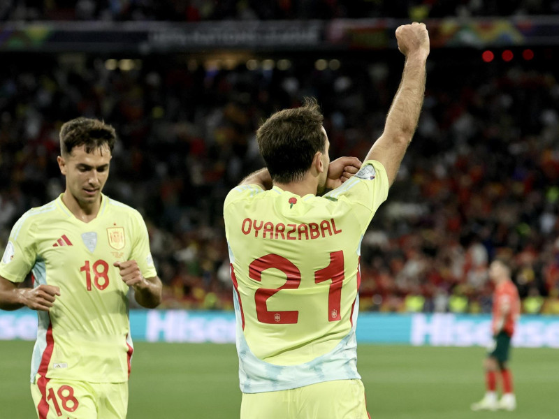 Oyarzabal celebra el gol en el Portugal - España