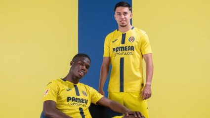 Thierno Barry e Ilias Akhomach, con la camiseta nueva del Villarreal
