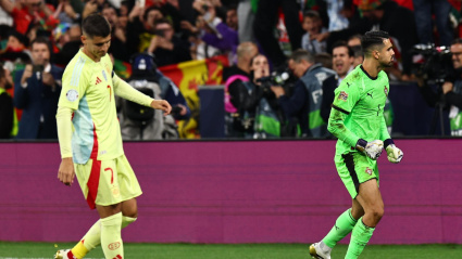 Morata, cabizbajo tras fallar el penalti contra Portugal