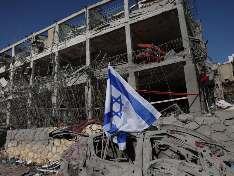 Irán informa del fallecimiento de 60 personas, 20 de ellos niños, mientras Israel anuncia al menos 3 muertos en el cruce de ataques