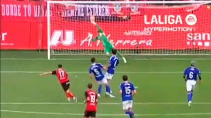 Parada de Escandell a un disparo de Izeta