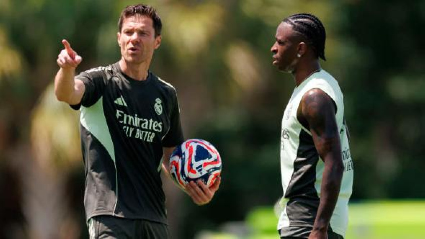 Xabi Alonso y Vinicius, durante un entrenamiento en Miami