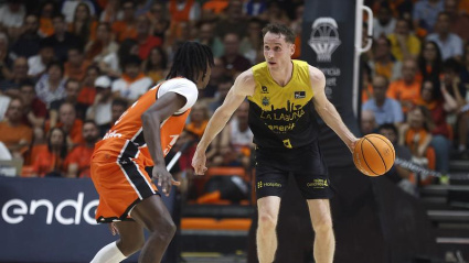 Badio no sólo anota, también le toca emparejarse con el mejor exterior del equipo rival