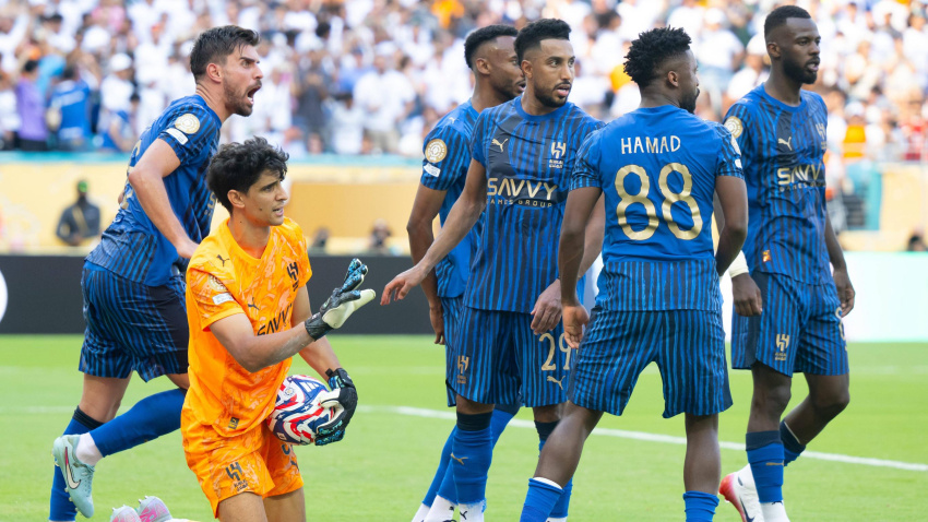 Bono detiene el penalti de Valverde en el Real Madrid - Al Hilal