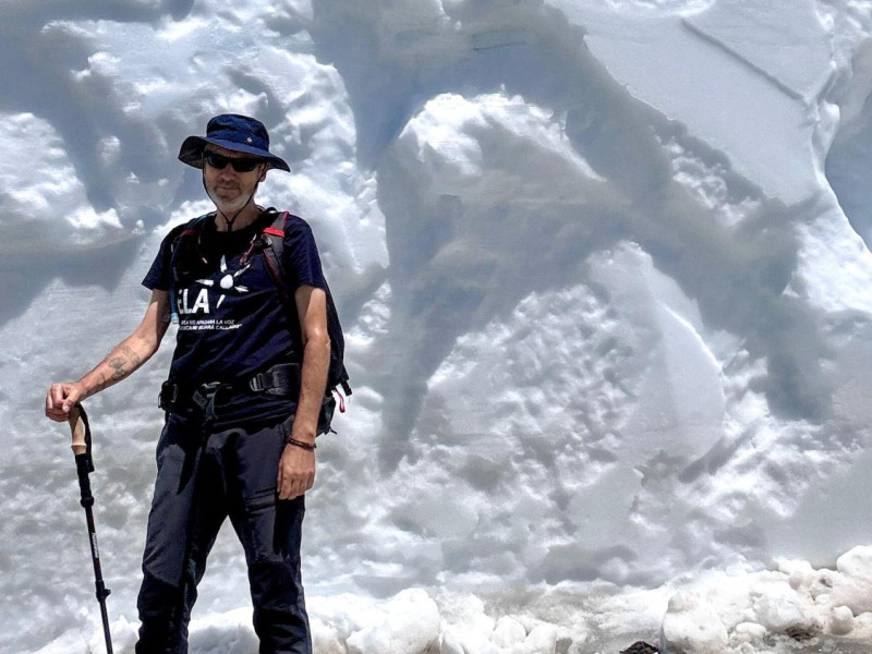 Sanchiz preparando el reto durante una visita a Sierra Nevada