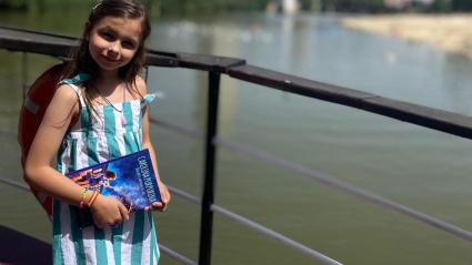 Cataleya en La Leyenda del Pisuerga apoyando la causa solidaria de 'Carolina Purpurina'