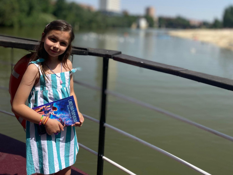 Cataleya en La Leyenda del Pisuerga apoyando la causa solidaria de 'Carolina Purpurina'