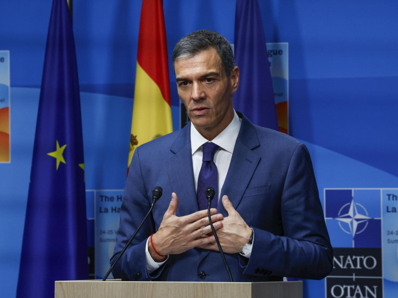El presidente del Gobierno, Pedro Sánchez, ofrece una rueda de prensa en el marco de la cumbre de la OTAN en La Haya