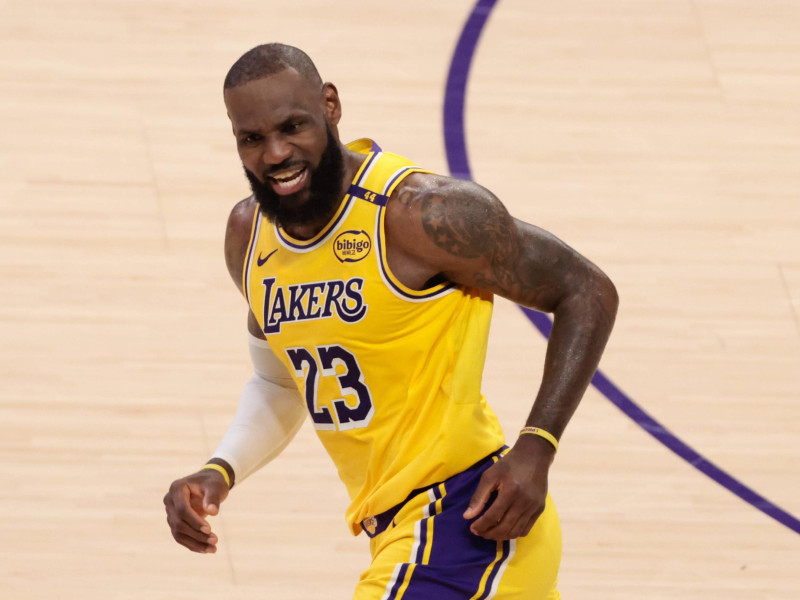 Lebron James en un partido con Los Angeles Lakers