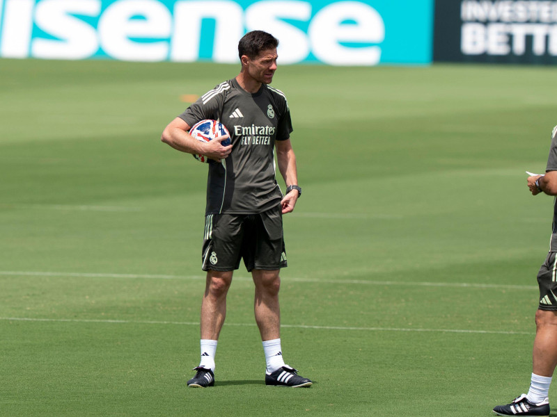Xabi Alonso (Real Madrid, #Entrenador, Entrenador) Copa Mundial de Clubes de la FIFA: Entrenamiento del Real Madrid
