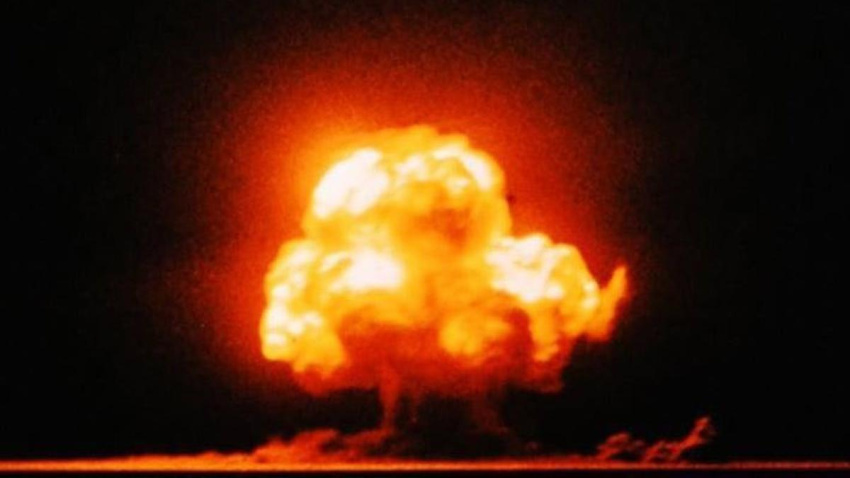 Explosión de TrinityEste 16 de julio se cumplen 74 años de la prueba Trinity, primera explosión de un arma nuclear por Estados Unidos, que tuvo lugar en un remoto enclave del desierto de Nuevo México.POLITICA INVESTIGACIÓN Y TECNOLOGÍAJACK W. AEBY/WIKIPEDIA