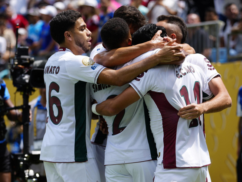 Los jugadores del Fluminense celebran su gol contra el Inter