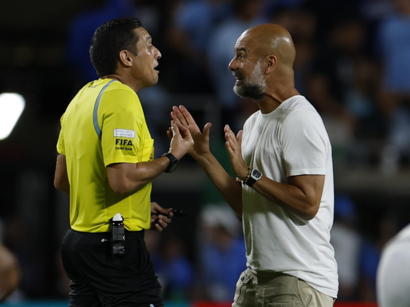 Pep Guardiola, enfadado con el colegiado del City-Al Hilal