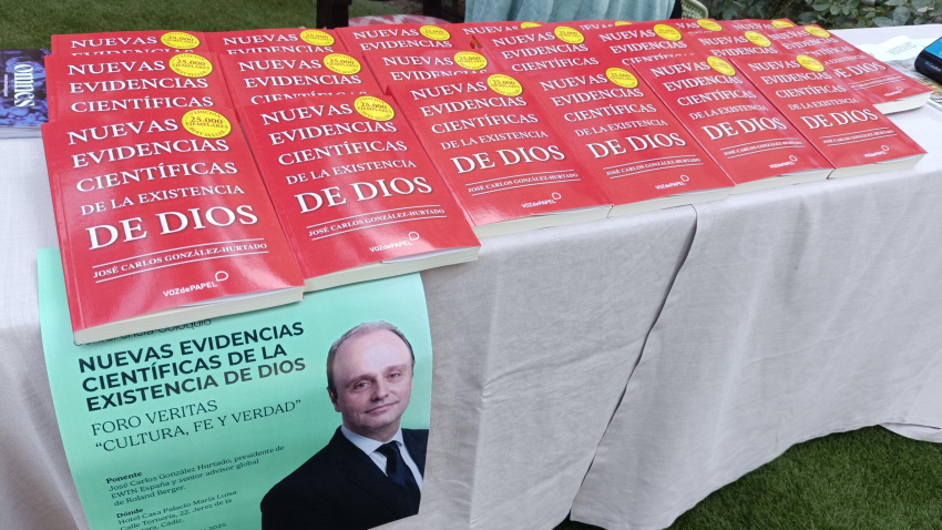 Ejemplares de 'Nuevas evidencias científicas sobre la existencia de Dios'