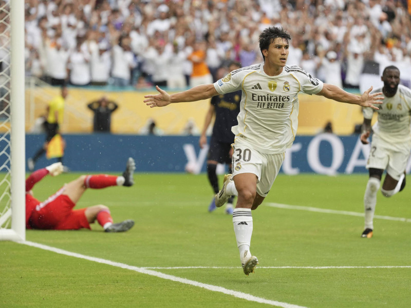 Gonzalo celebra su gol, en el Real Madrid - Juventus