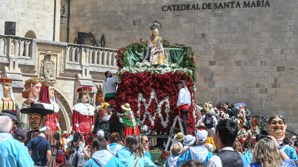 Ofrenda de Flores a Santa María La Mayor